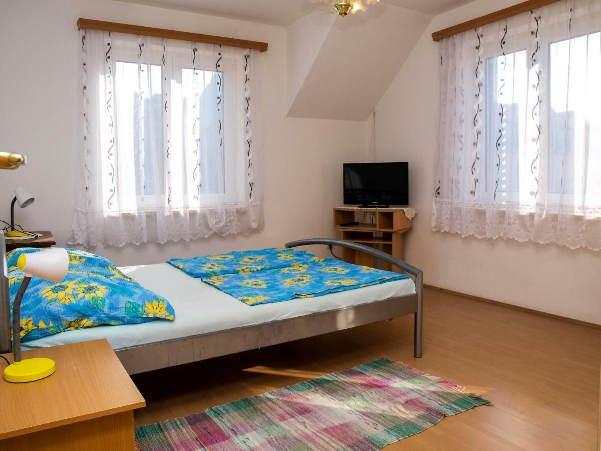 Apartments Vukovic Postira Ngoại thất bức ảnh