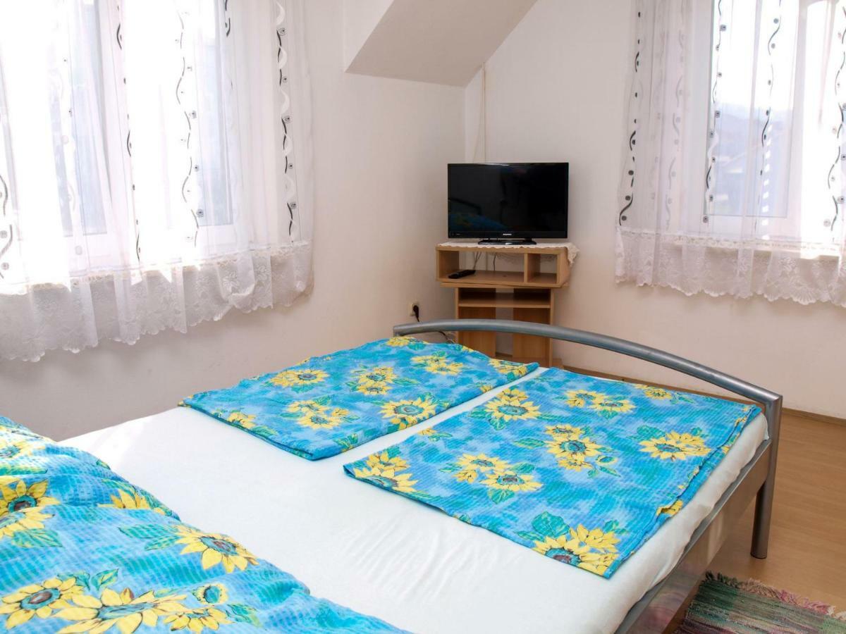 Apartments Vukovic Postira Ngoại thất bức ảnh