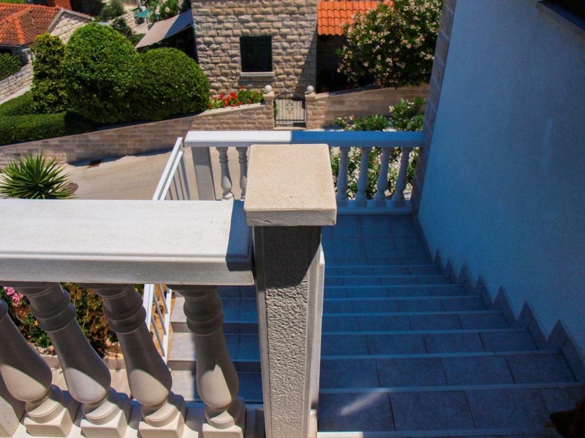 Apartments Vukovic Postira Ngoại thất bức ảnh